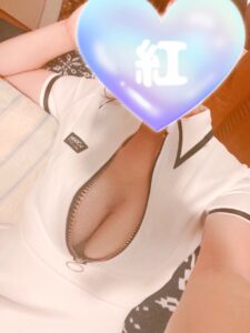 9BCC459F-ECF4-40F3-8501-A1A54EA70308